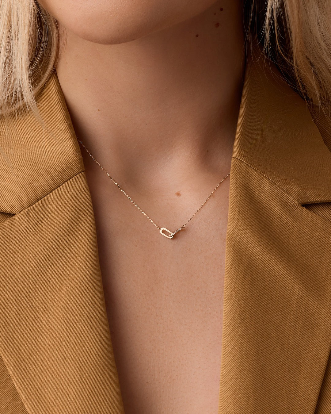 Diamond Bond Interlocking Link Necklace